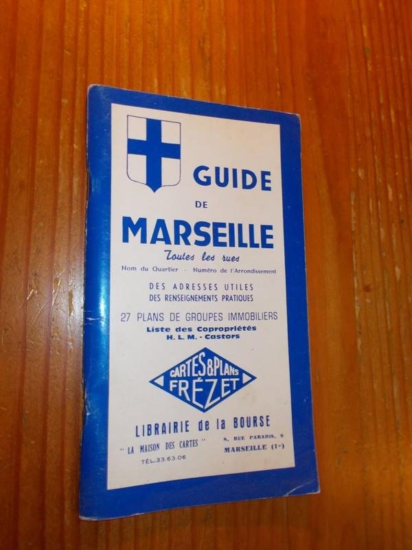 red. - Guide de Marseille. Toutes les rues, nom du quartier, numero de l`arrondisement.