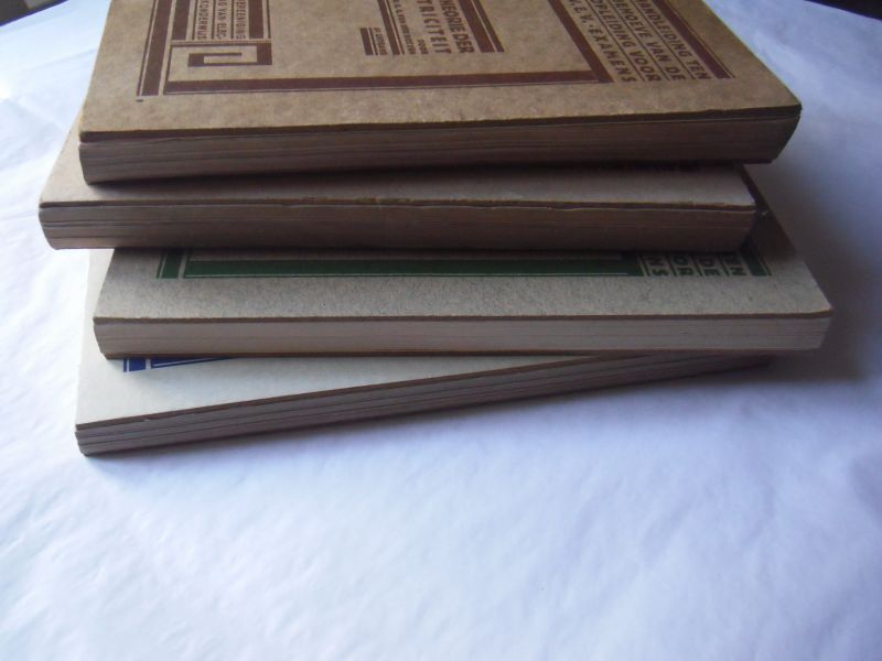 Hoeven, G.G., A.W. Zuidweg, J.M. Prins - Handleiding ten behoeve van de opleiding voor V.E.V. examens deel 1, 2, 3 en 4.