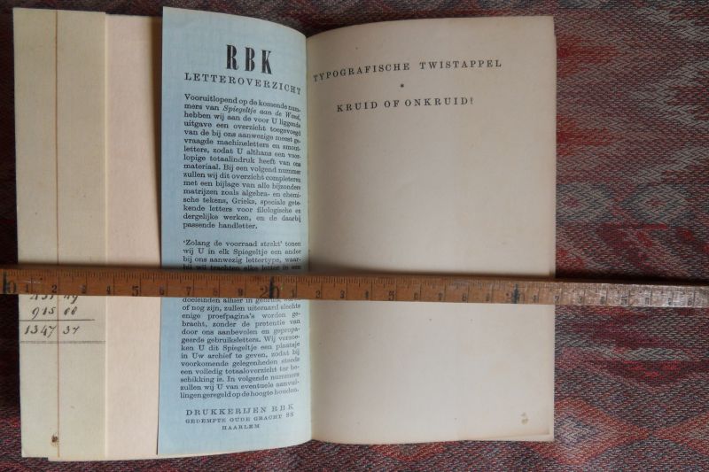 Krimpen, H. van ( redactie en typografie). - Typografische twistappel. - Kruid of Onkruid. - Spiegeltje aan de Wand 3.