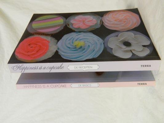 Dirkzwager, Sanne/ Rammeloo, Stephanie - Happiness is a cupcake (3 foto's)
