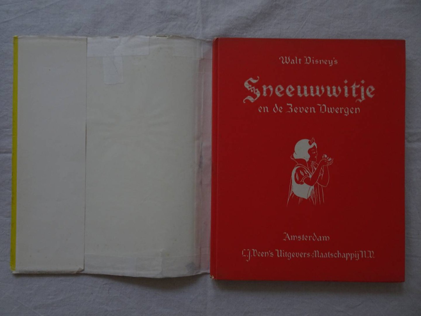 Disney, Walt. - Walt Disney's Sneeuwwitje en de Zeven Dwergen/ Assepoester. 2 titels.