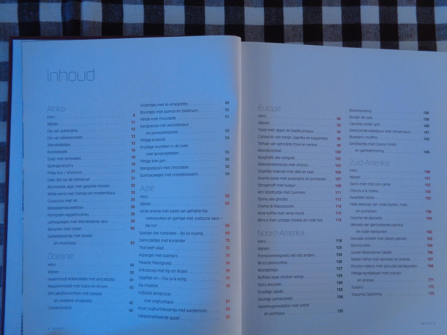 Bloeykens, Alain, Bremt, Inne Vanden - De wereld rond in 80 gerechten en wijnen