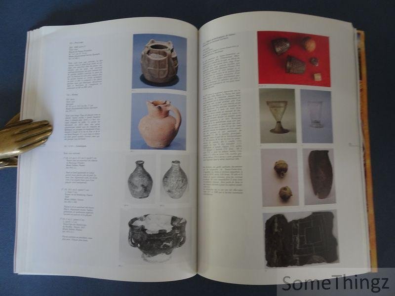 Jean-Yves Cozan (red.), contributions de Jean Kerhervé, Philippe Le Stum, Marie-Hélène Santrot, Jean Santrot, Alain Roger en Pierre Nédélec. - La Bretagne au temps des Ducs 1491-1991.