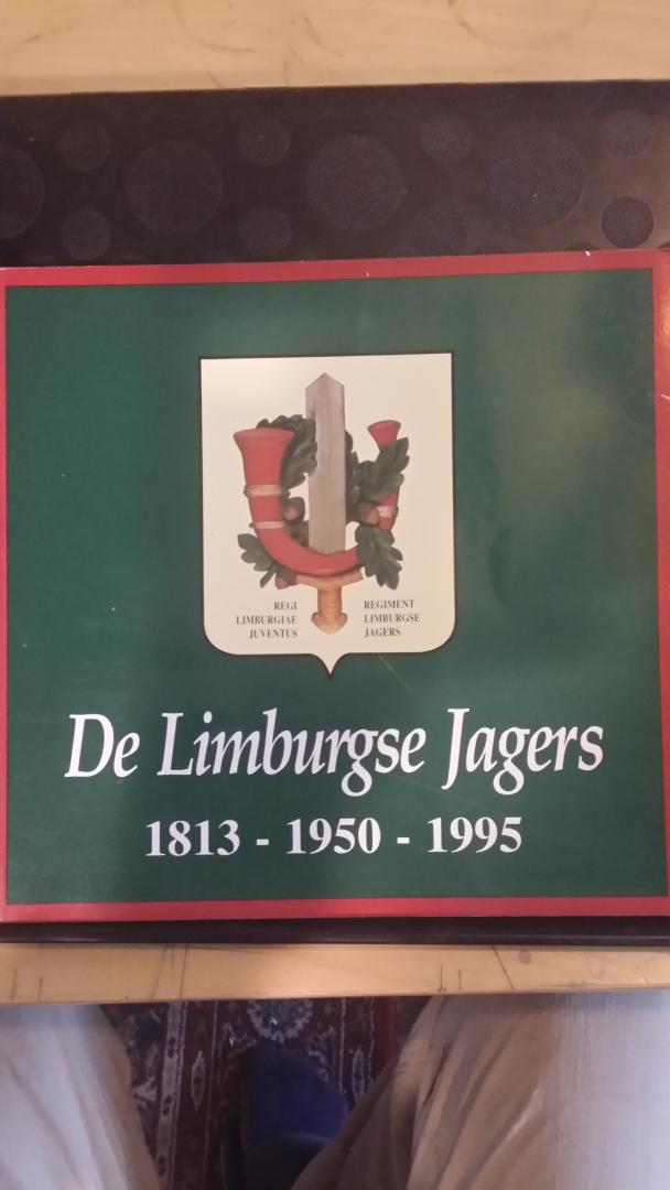 Ramakers e.a., Drs. E.P.M. - De Limburgse jagers 1813 - 1950 - 1995. Limburg en zijn Regiment. De geschiedenis van het Regiment Limburgse Jagers en zijn Stamregimenten in de periode 1813-1995.