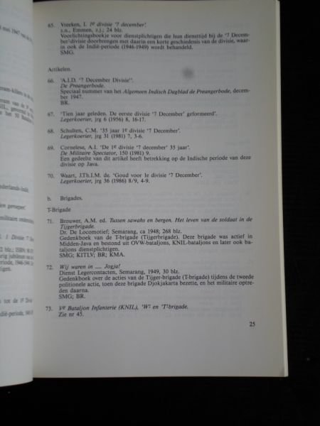 Verhoog, Drs J. - Militaire Herinneringsliteratuur Indonesie 1945-1950, betreffende het Nederlandse militaire optreden te land