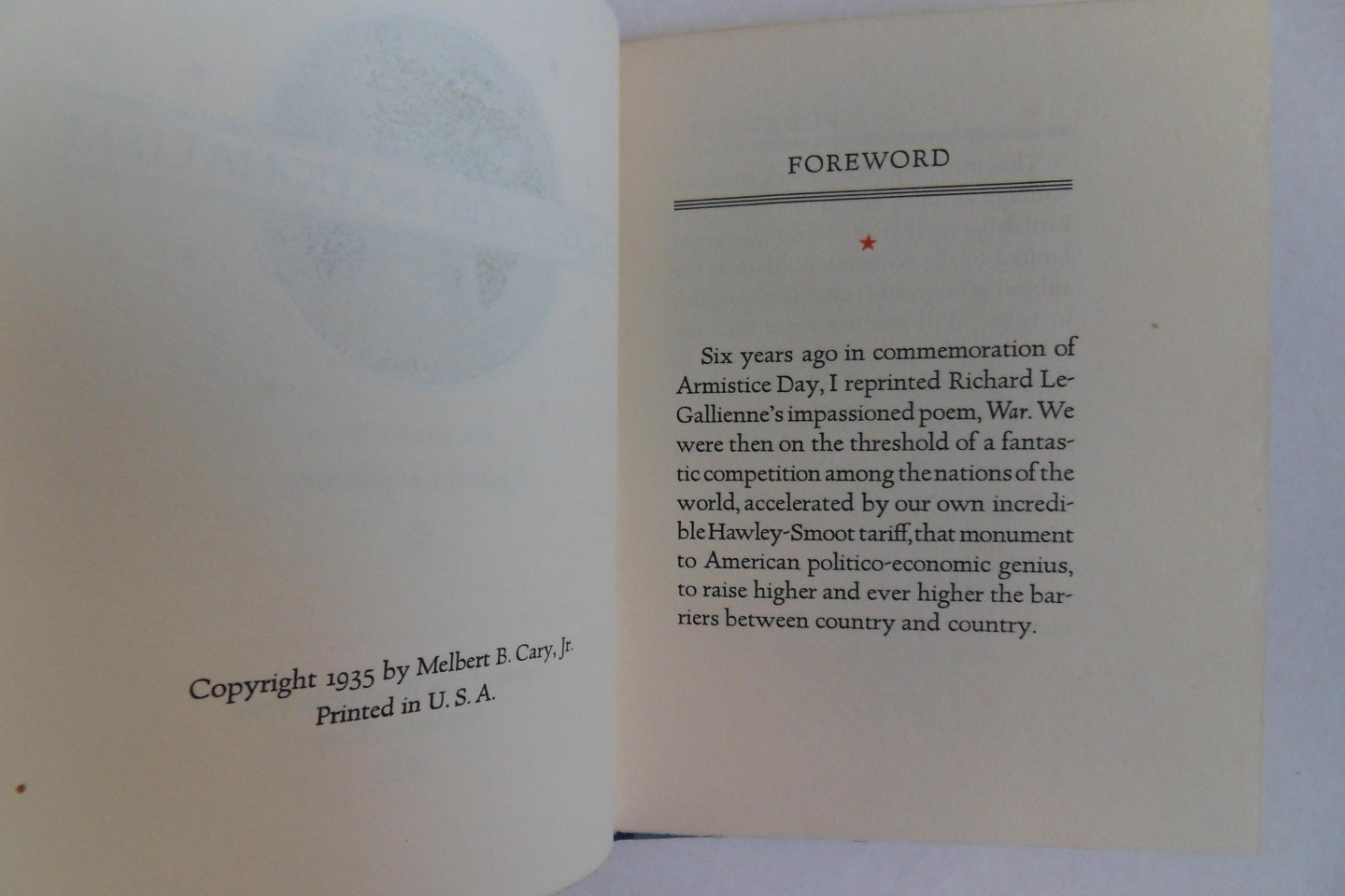 Gallienne, Richard le. [ Met een opdracht van de schrijver en diens vrouw ]. - Exaggerated Nationalism. - An Essay. [ Beperkte oplage, aantal niet vermeld ].