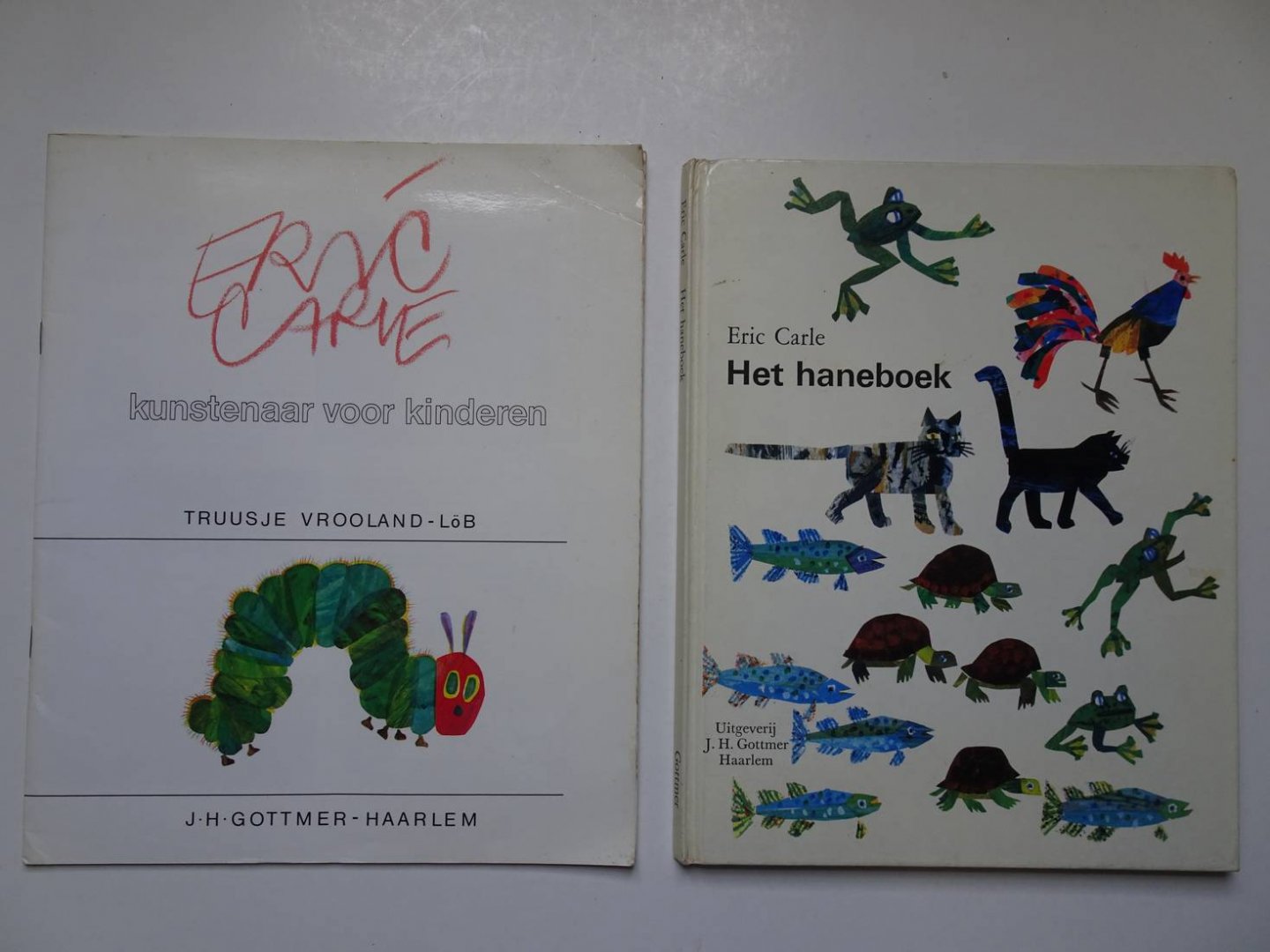 Carle, Eric & Truusje Vrooland-Löb. - Het haneboek/ Eric Carle; kunstenaar voor kinderen. 2 delen.