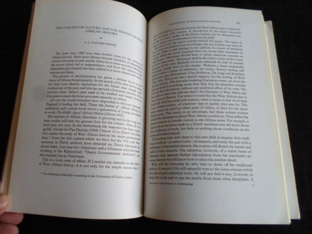  - Anniversary Contributions to Anthropology, Twelve Essays, On occasion of the 40th Anniversary of the Leiden Ethnological Society W.D.O