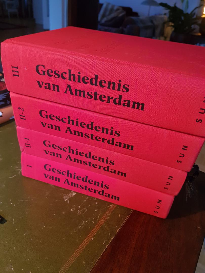 Carasso-Kok, M., Francissen, W. - Geschiedenis van Amsterdam 1 Een stad uit het niets