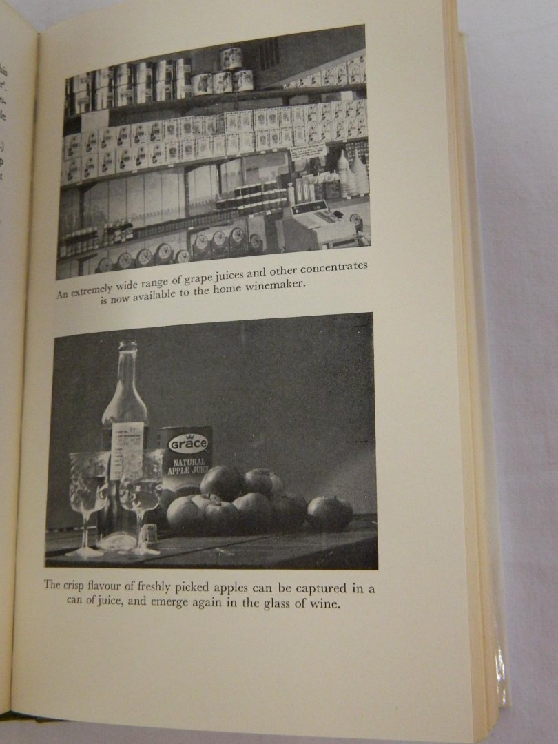 Delmon, P.J. & Turner, B.C.A. - Quick and Easy winemaking from concentrates and fruit juices (3 foto's)
