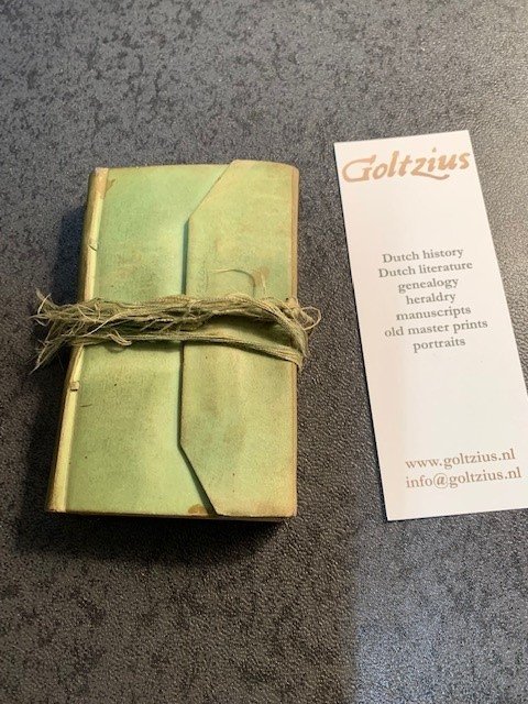  - Convolute: Naamwyzer aantoonende alle de naamen en woonplaatsen der leden van de raad en de rechtbank, der stad Middelburg. (...)/Middelbugsche wacht-almanach,na de nieuwe styl op het jaar onzes Heeren Jezus Christus mdccciii, (...) door Meind...