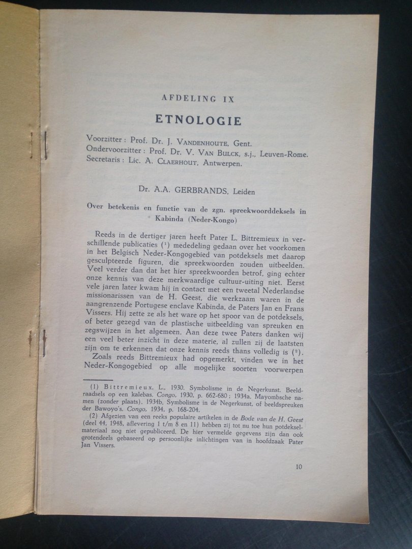 Gerbrands, Dr.A.A. - Over betekenis en functie van de zgn spreekwoorddeksels in Kabinda [Neder Kongo], Overdruk Handelingen XXIIe Vlaams Filologenconfres, 1957