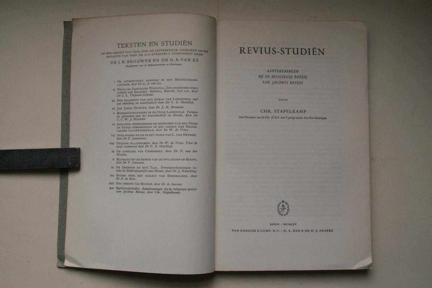 Chr. Stapelkamp ; Strengholt, L. - 2 boeken samen: aantekeningen bij de religieuze poezie van Jacobus Revius REVIUS-STUDIEN   &  het Hoghe Liedt Salomons