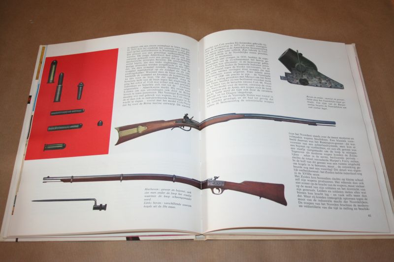 A. Picco - Geschiedenis van het wapen - Musketten en Houwitsers
