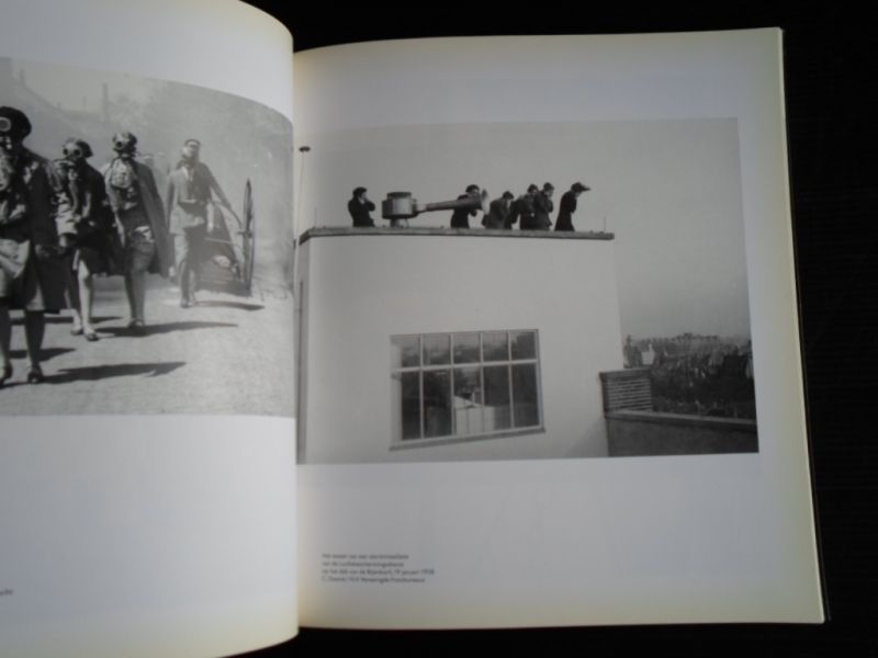 Hofland, H.J.A. & C.van Harten - Gemengd Nieuws, Amsterdamse persfoto's 1920-1940