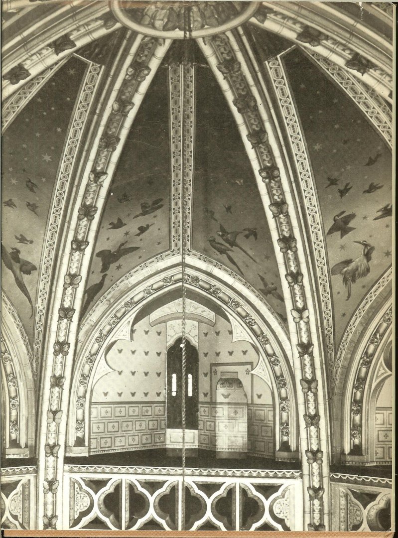 Gascoigne Christina, and Introduction by  Bamber Gascoigne  With 175 illustrations 14 in color , and 3 maps - Castles of Britain