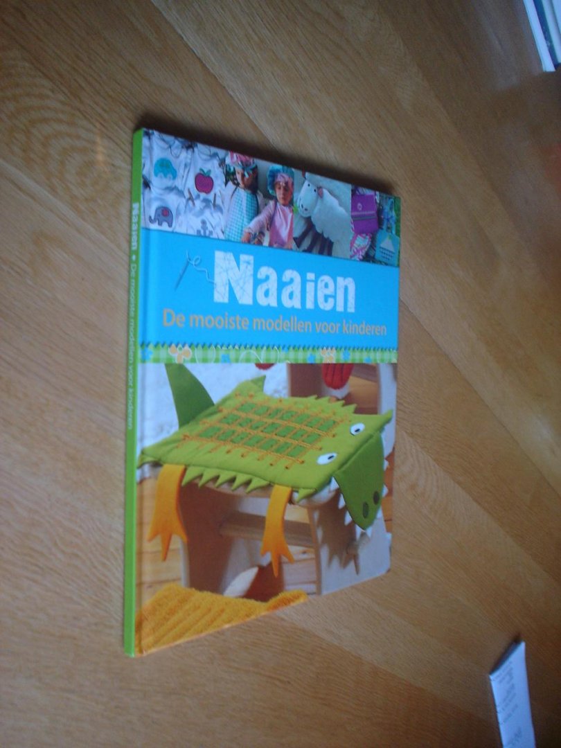 Heller, Eva Maria - Naaien. De mooiste modellen voor kinderen.
