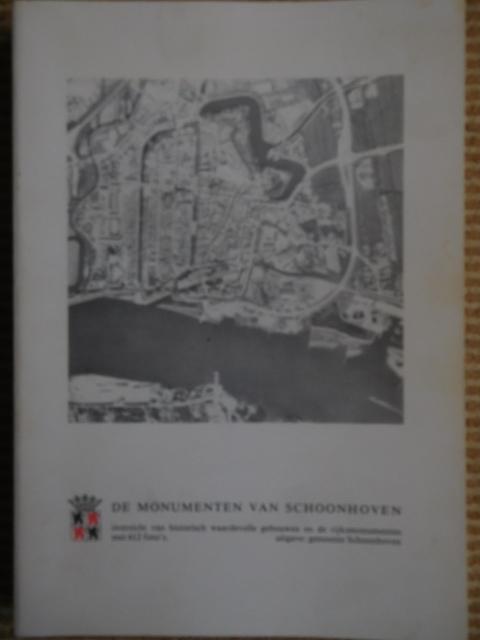 Elsing, Th. M. e.a. - De monumenten van Schoonhoven, overzicht van historisch waardevolle gebouwen en de rijksmonumenten met 412 foto's
