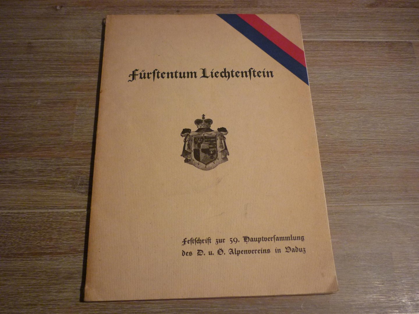 Hoop; Reg. Chef Dr. - Das Fürstentum Liechtenstein zur 59. hauptversammlung des D. u. D. U. in Vaduz; 22. bis 24. september 1933