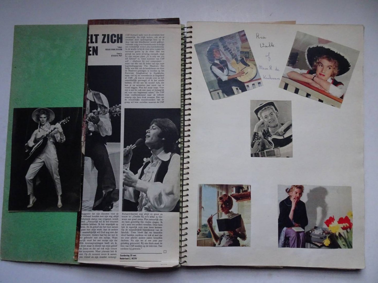 N.n.. - Plakboek met meest ingeplakte foto's uit tijdschriften van o.a The Beatles, the Rolling Stones, Anneke Grönloh, Dave Berry, Ria Valk en vele anderen.