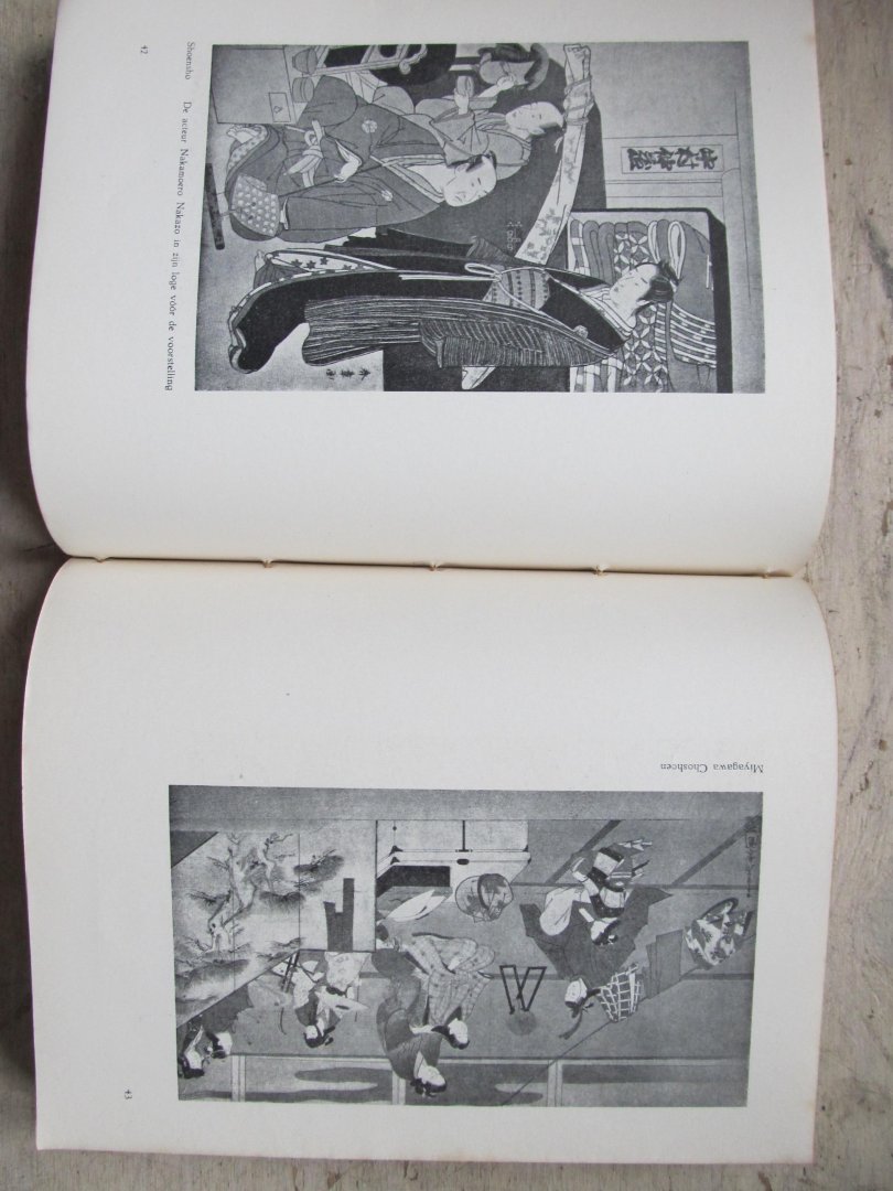  - OEKIYOË De kunst van het vliedende leven. Ingeleid door S. van Praag.
