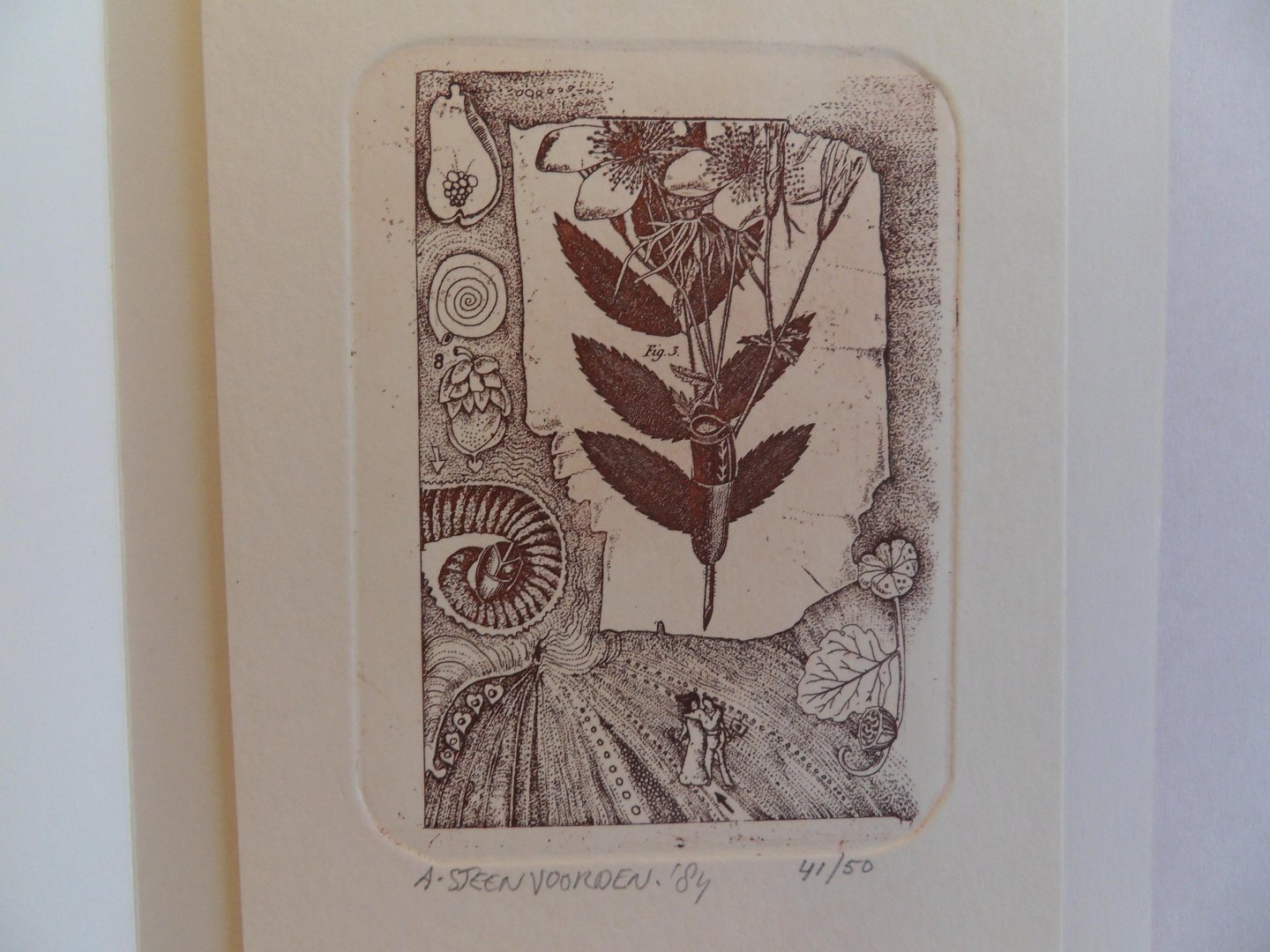 Steenvoorden, Ab. [ 1933 - 2010 ]. [ GESIGNEERD ]. - Zonder titel [ plant met akker en twee personen ]. [ Genummerd exemplaar 41 / 50 ].