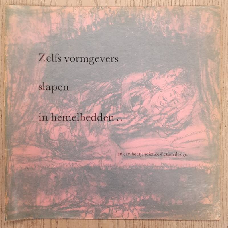 PROOST PRIKKELS - 272: Zelfs vormgevers slapen in hemelbedden...