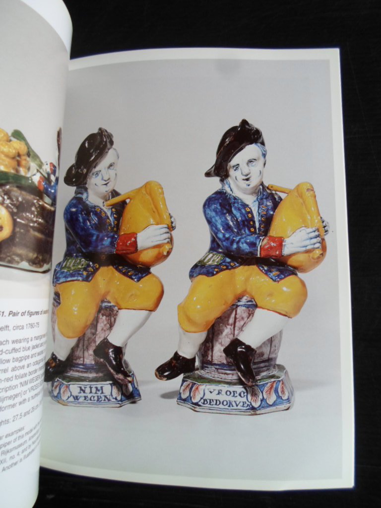 Catalogus Aronson Antiquairs - Dutch Delftware, Highlights Vanhyfte Collection