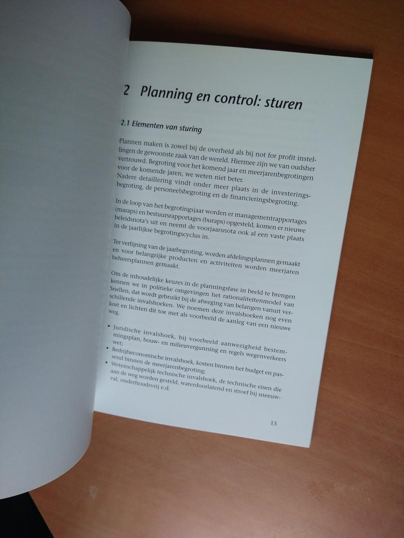 Heideman RA, Theo Th.; Doeland RA, Jan - Planning & Control. Van klassiek naar modern