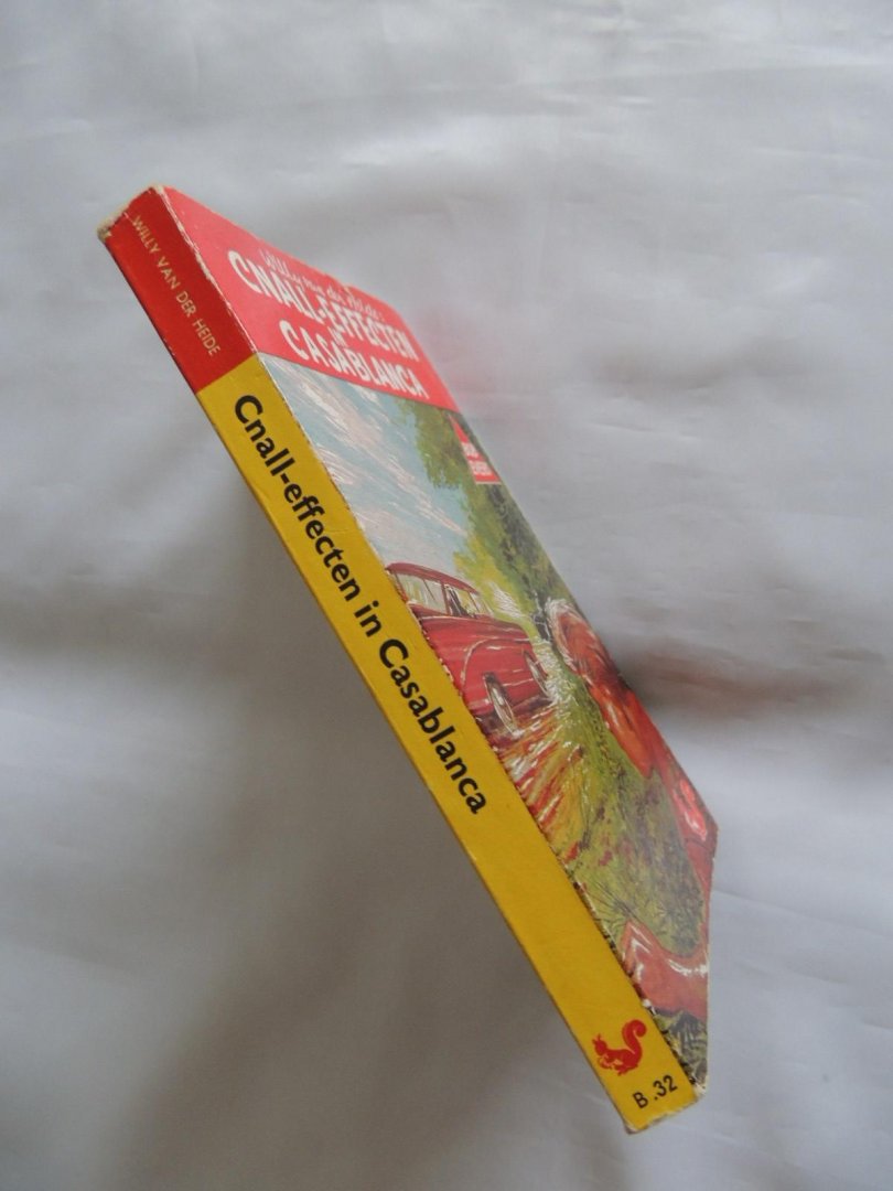 Heide, Willy van der (Wilhelmus Henricus Maria van den Hout. Geboren te 's-Hertogenbosch op 3 juni 1915, overleden te 's-Gravenhage op 24 februari 1985. Enkele pseudoniemen: Willy van der Heide, Willem W. Waterman, Sylvia Sillevis, Joke Raviera). - Cnall-effecten in Casablanca    ---  Bob Evers-serie  32 --- Avonturen in de stille Zuidzee B.1