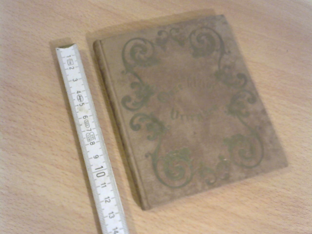 Meerten, Mev.Wed. A.B. van en Robidé van der Aa, Mr. C.P.E. - Iets voor onze kleine vrienden. Met 12 plaatjes, handgekleurde litho's