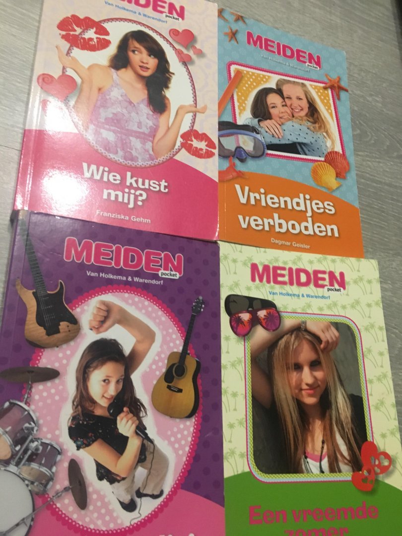 Gänger, Elisabeth - 4 boeken van Meiden; Droomauditie, Wie kust mij, verboden vriendjes & Een vreemde zomer