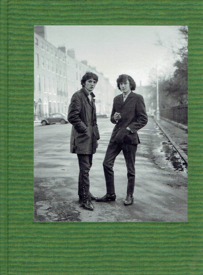 HOFER, Evelyn - Andreas PAULY & Sabine SCHMID [Eds.] - Evelyn Hofer - Dublin. With an essay by Hugo Hamilton. - [New].