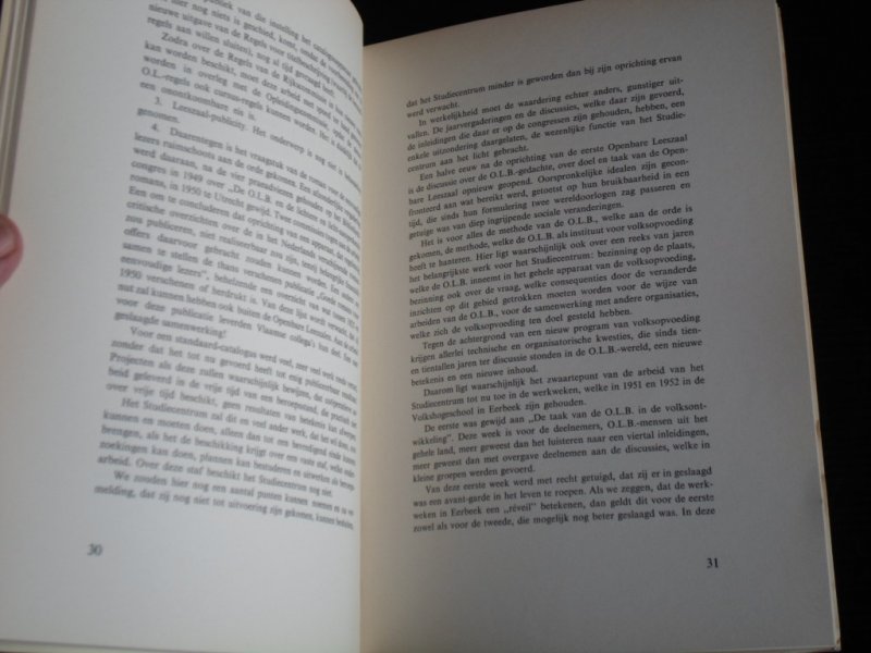  - Gedenkboek ter gelegenheid van het veertigjarig bestaan van de Nederlandse Vereniging van Bibliothecarissen 1912-12 juni -1952