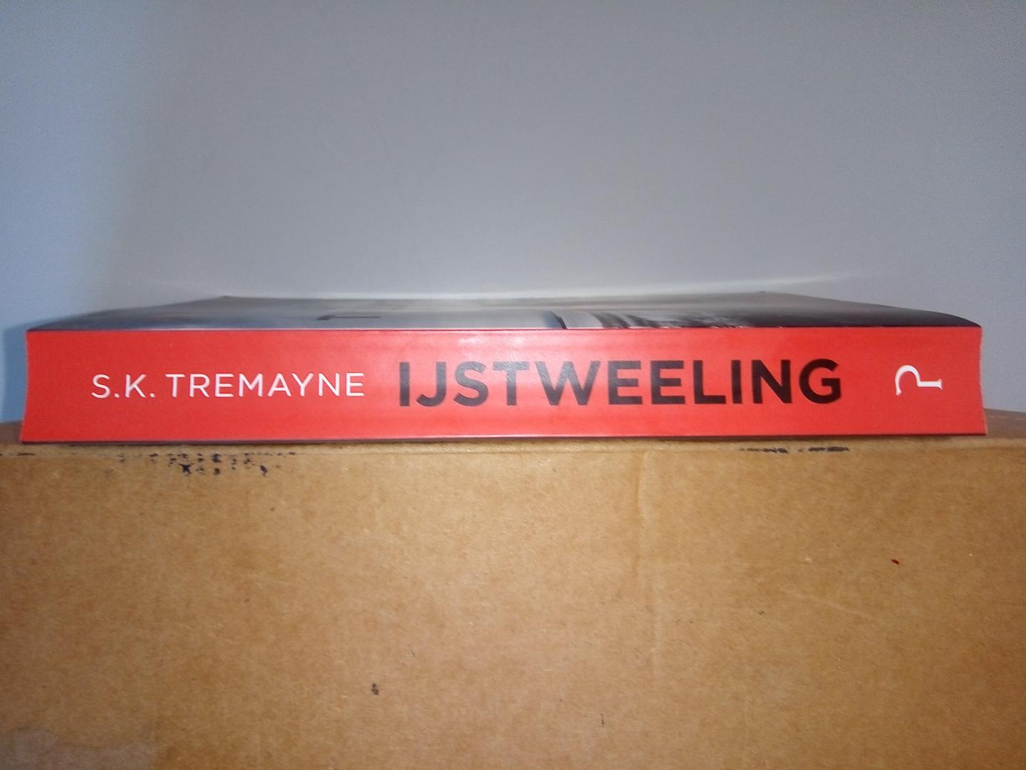 Tremayne, S.K. - IJstweeling / een onbreekbare band een ondraaglijke werkelijkheid