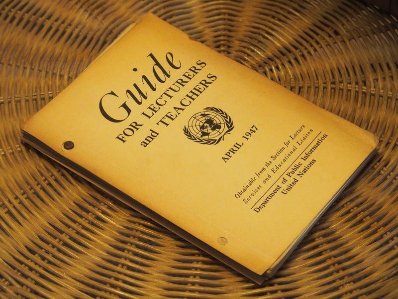  - Guide for lecturers and teachers