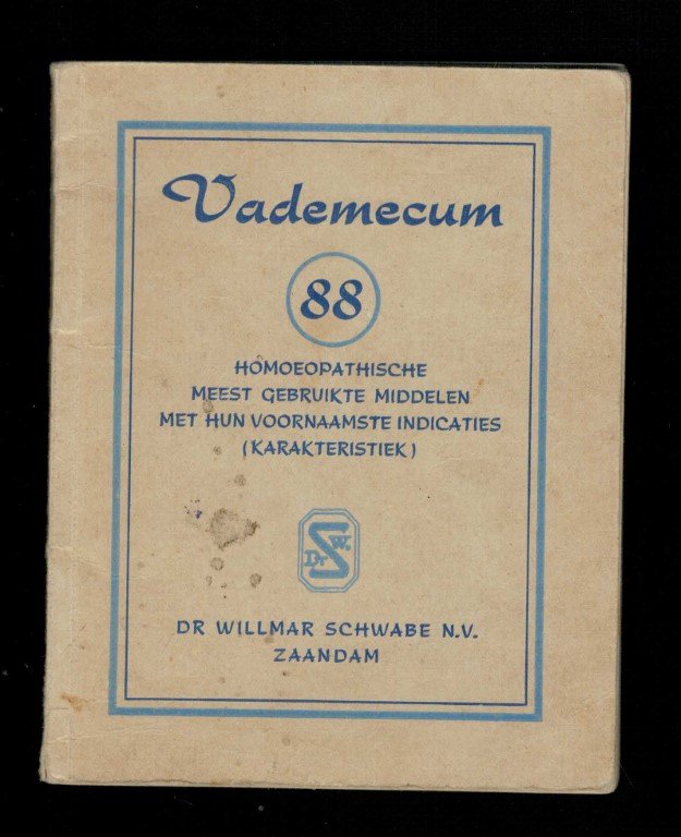Swabe, Willmar - Vademecum 88 homeopatische meest gebruikte middelen met hun voornaamste indicatie Dr. Willmar Schwabe BV, fabriek van homeopathische geneesmiddelen, aanvankelijk gevestigd te Zaandam, in 1981 verplaatst naar Alkmaar. De basis  bedrijf werd in ...