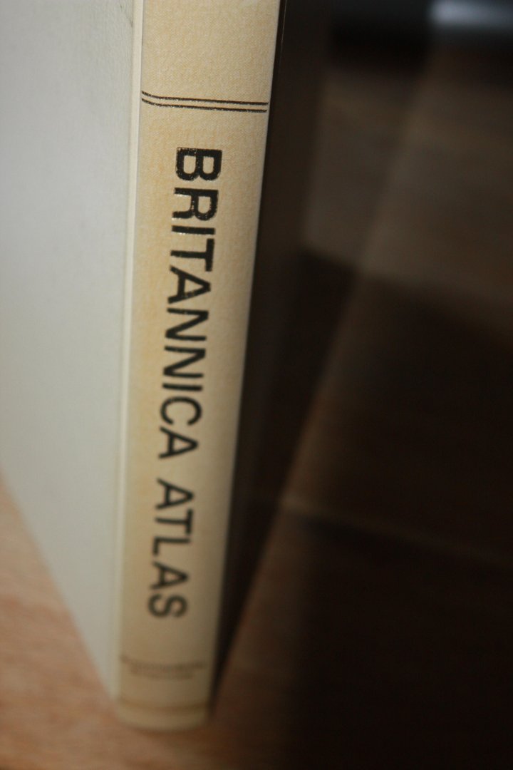 Sutley, Frank J. / e.a. - Britannica Atlas