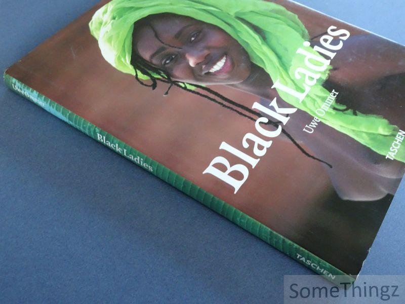 Uwe Ommer (photogr.) / Calixthe Beyala (text). - Uwe Ommer. Black Ladies. [FR-ENG-DEU]