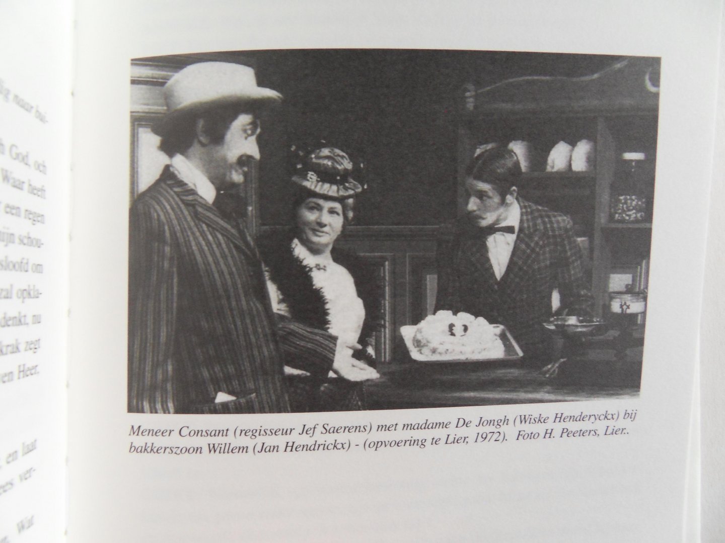 Timmermans, Felix; Jacobs, Karl. [ GESIGNEERD door Gommaar Timmermans ]. - De Zachte Keel. - Blijspel in drie bedrijven. [ Genummerd exemplaar 6 / 100 = van de Arabisch genummerde exemplaren ].