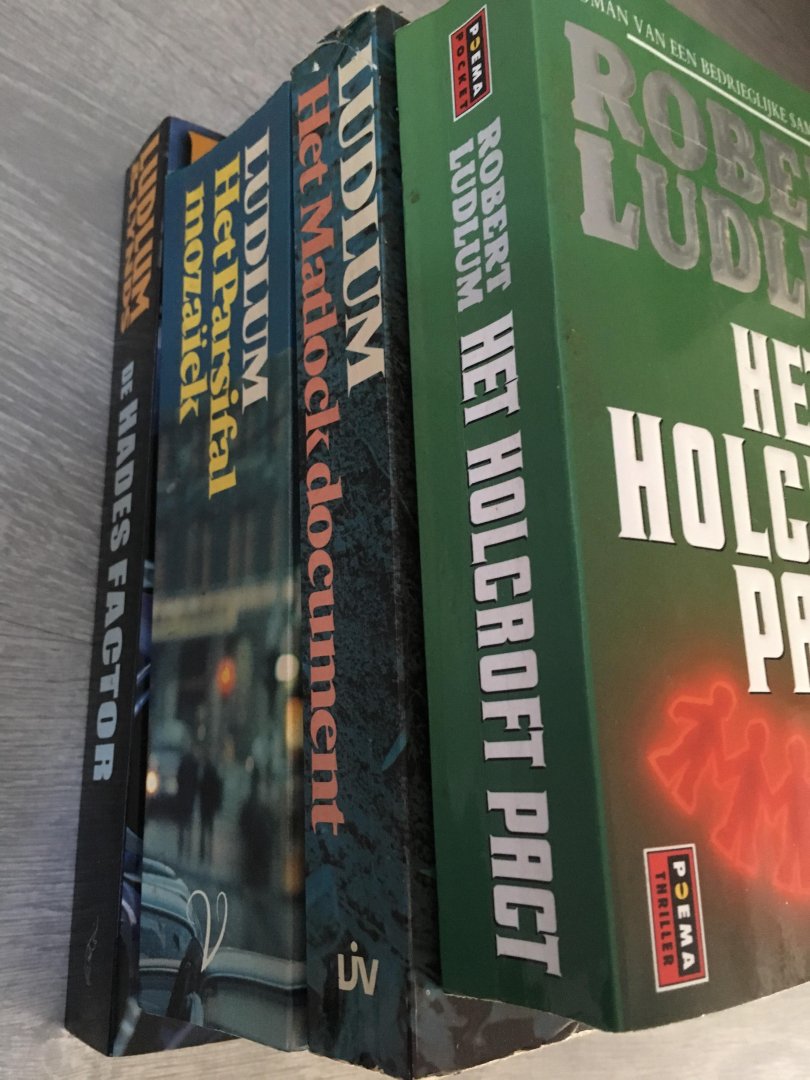 Ludlum, R. - 4 boeken van Ludlum; De hades factor, Het matlock document, het holcroft pact & Het persifal mozaïek