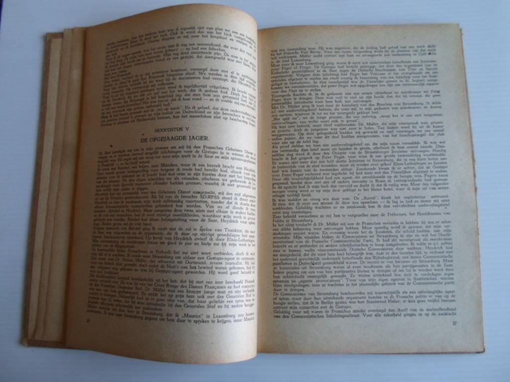  - De Gestapo, Geschreven door één van haar naar het buitenland ontsnapte medewerkers, ca 1940