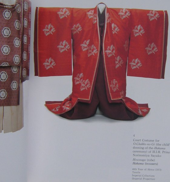 Ke, Kirihata e.a. - Ceremonial Costumes and treasures of the emperors of Japan