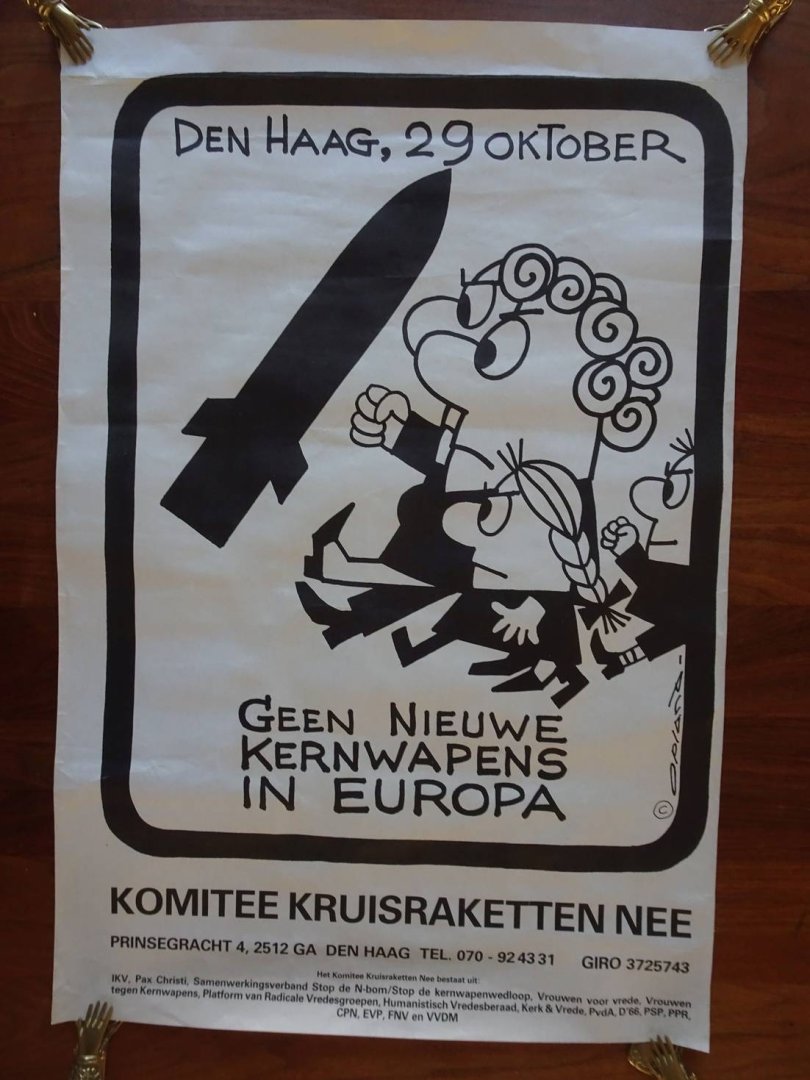 Opland (Rob Wout). - Den Haag, 29 oktober. Geen nieuwe kernwapens in Europa. Komitee Kruisraketten Nee.