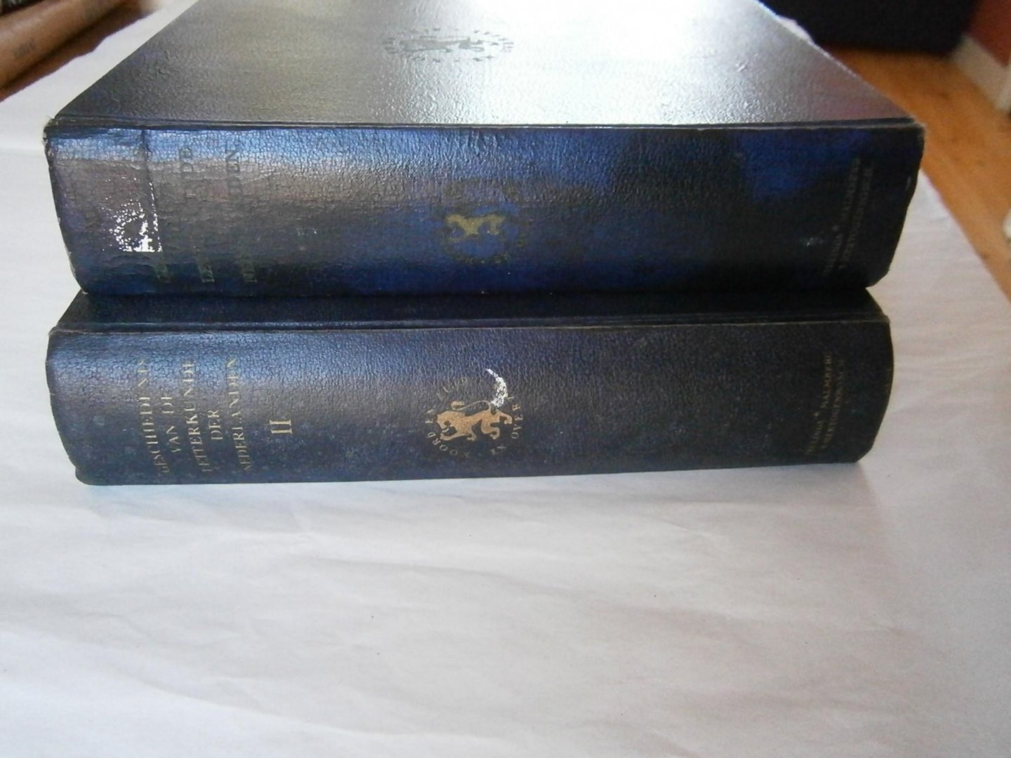 Baur, Prof. Dr. F., Prof. Dr. J. van Mierlo - De letterkunde van de Middeleeuwen deel I en II