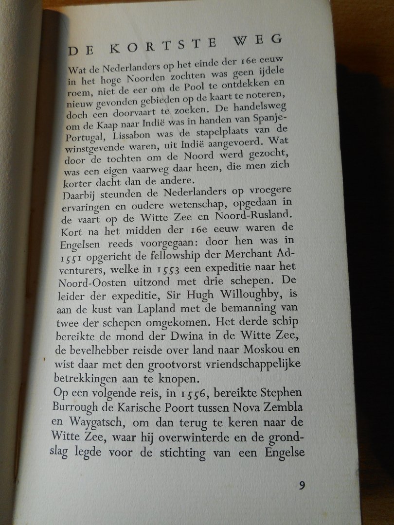 Vrankrijker, dr. A.C.J. de - De kortste weg. De tocht van Barents en Heemskerck. Met 24 illustraties naar oude gravures