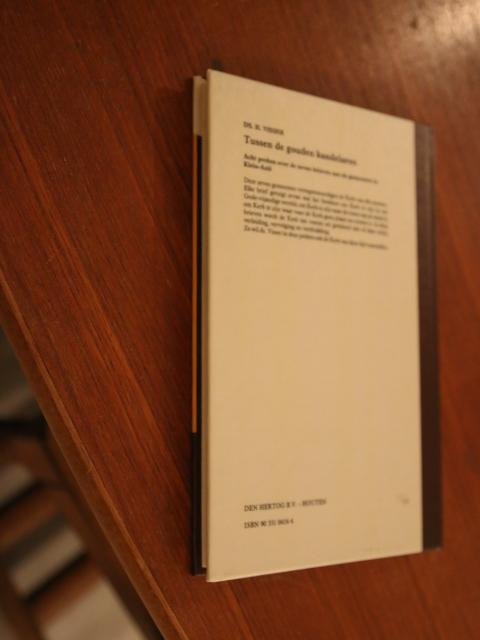 Visser, Ds. H. - Tussen de gouden kandelaren ( in 2 uitvoeringen)