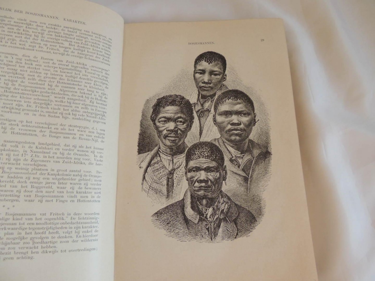 Blink, H - De Bewoners der Vreemde Werelddeelen. Afrika-Azië-Amerika-Australië; in hun leven, zeden en gewoonten, naar hun staatkundige, economische en sociale ontwikkeling en tevens in hun verhouding tot Europesche volken beschreven