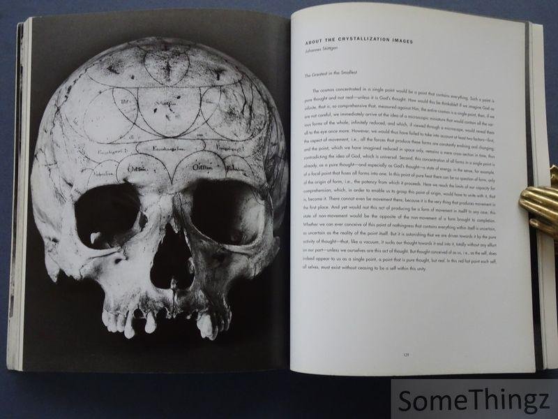Ursula Bongaerts, Cornelia Lauf, Gisela Maul, Volker Harlan, Sebastiano Maffettone, Johannes Stuttgen en Katharina Sieverding. - Katharina Sieverding: Le Metamorfosi dell'Evoluzione / Katharina Sieverding: Metamorphosen der Evolution / Katharina Sieverding: Metamorphosis of Evolution. [text IT-D-ENG]