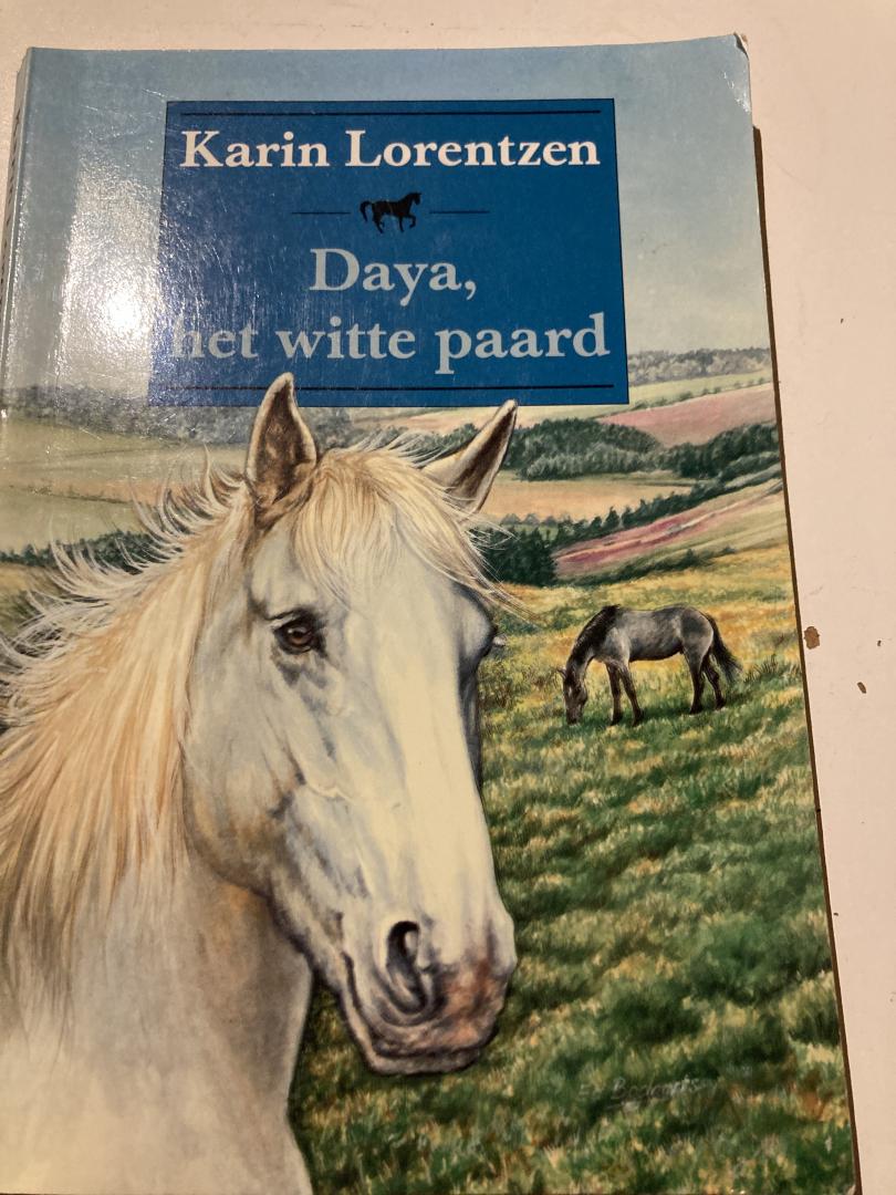 Lorentzen, Karin - Daya, het witte paard